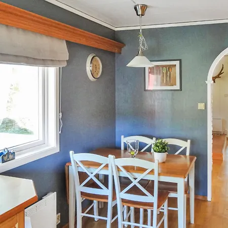 Stunning Home In Nordtveitgrend * Nordtveitgrend