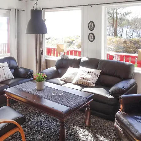 Amazing Home In Nordtveitgrend Nordtveitgrend